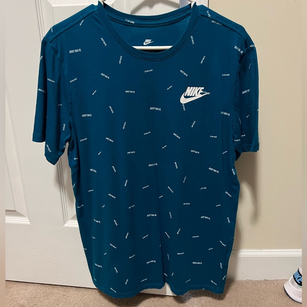 Men’s Nike Shirt